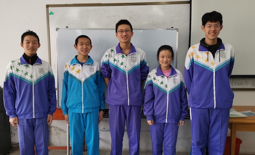 进入省队的5位同学合影.jpg
